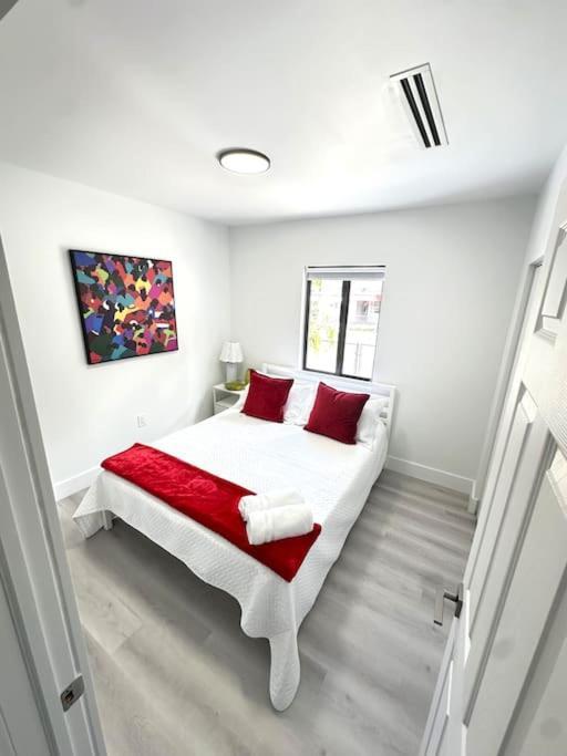Modern House In The Heart Of Miami Apartment Екстериор снимка