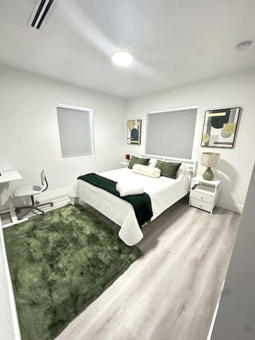 Modern House In The Heart Of Miami Apartment Екстериор снимка